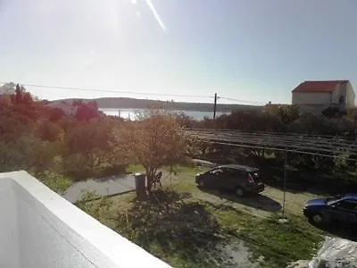 Mićo Apartament Banjol